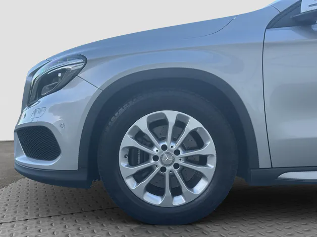 MERCEDES-BENZ GLA 220 d AMG Line 4Matic 7G-DCT