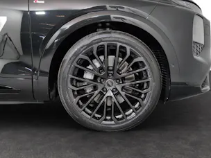 AUDI Q7 SUV TDI quattro 220 kW