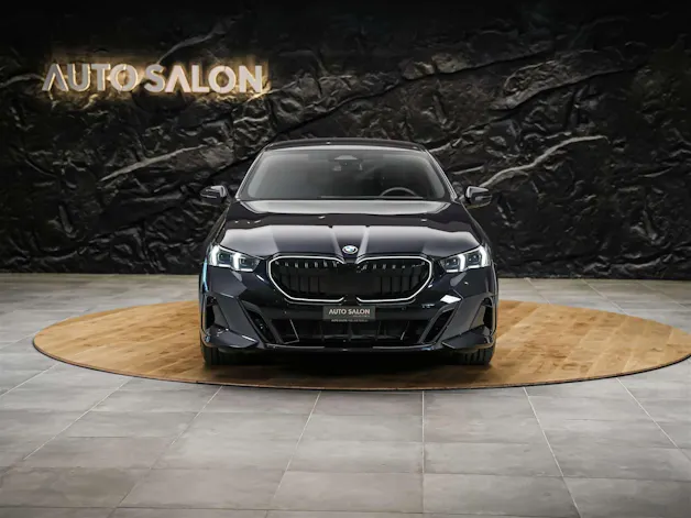 BMW 520i M Sport Steptronic *ICONIC GLOW*Sitzbelüftung*Head-Up*21"Felgen*Werksgarantie*Harman/Kardon