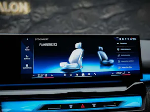 BMW 520i M Sport Steptronic *ICONIC GLOW*Sitzbelüftung*Head-Up*21"Felgen*Werksgarantie*Harman/Kardon