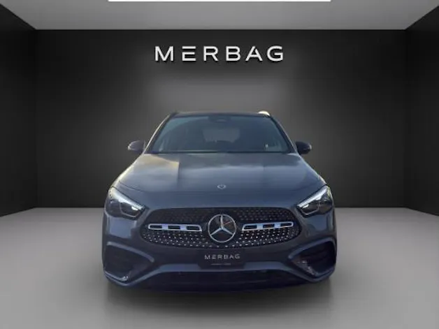 MERCEDES-BENZ GLA 200 Night Star 7G-D