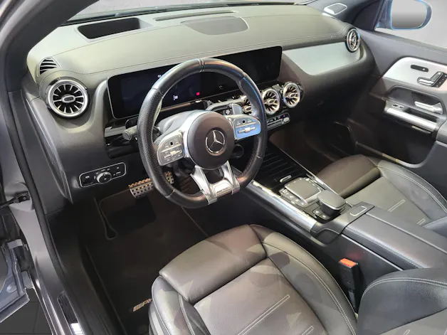 MERCEDES-BENZ GLA 35 AMG 4M