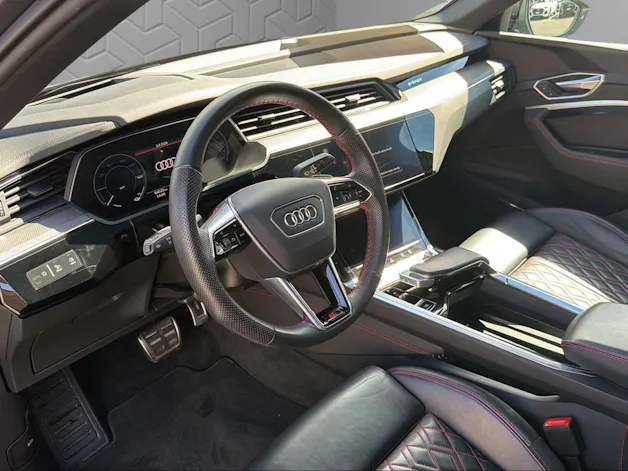 AUDI Q8 Sportback 55 e-tron Black Edition quattro
