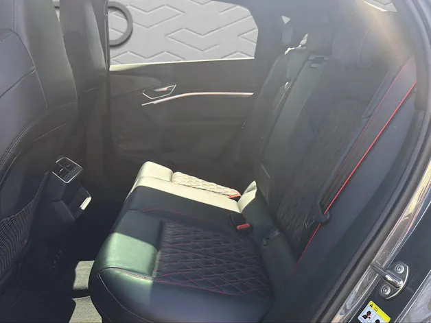 AUDI Q8 Sportback 55 e-tron Black Edition quattro