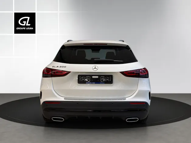MERCEDES-BENZ GLA 200