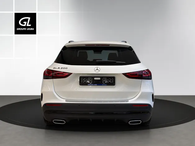 MERCEDES-BENZ GLA 200