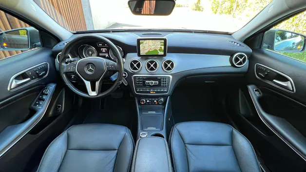 MERCEDES-BENZ GLA 250 URBAN 4MATIC 7G-DCT l 211 PS