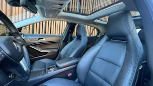MERCEDES-BENZ GLA 250 URBAN 4MATIC 7G-DCT l 211 PS