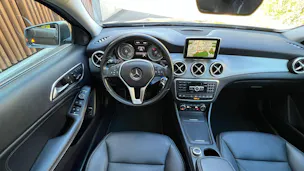 MERCEDES-BENZ GLA 250 URBAN 4MATIC 7G-DCT l 211 PS
