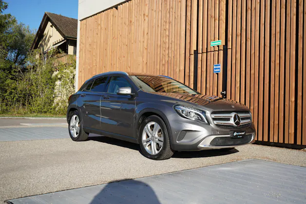 MERCEDES-BENZ GLA 250 URBAN 4MATIC 7G-DCT l 211 PS