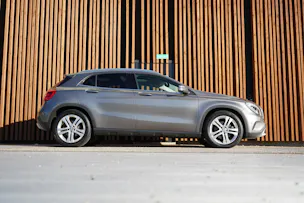 MERCEDES-BENZ GLA 250 URBAN 4MATIC 7G-DCT l 211 PS