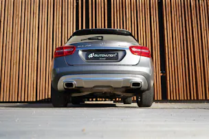 MERCEDES-BENZ GLA 250 URBAN 4MATIC 7G-DCT l 211 PS