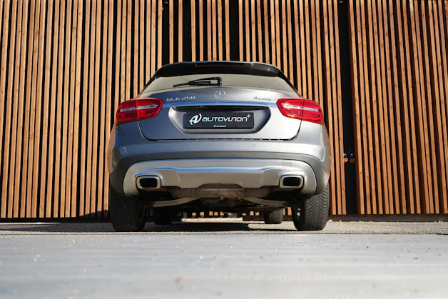 MERCEDES-BENZ GLA 250 URBAN 4MATIC 7G-DCT l 211 PS