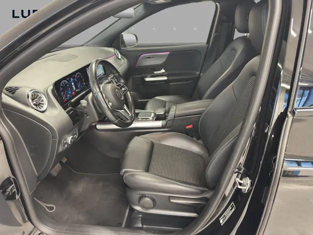 MERCEDES-BENZ GLA 200 Progressive 7G-DCT