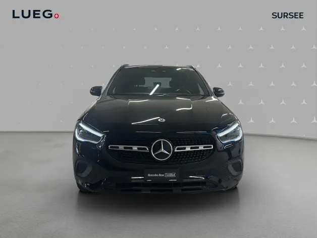 MERCEDES-BENZ GLA 200 Progressive 7G-DCT