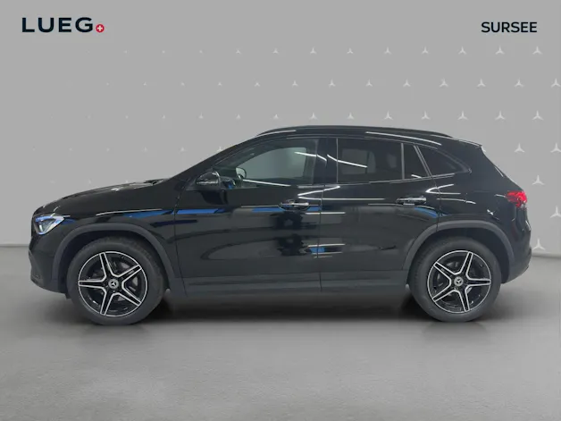 MERCEDES-BENZ GLA 200 Progressive 7G-DCT