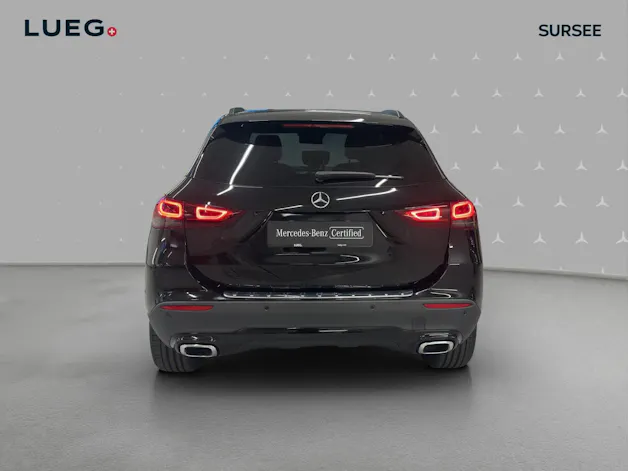 MERCEDES-BENZ GLA 200 Progressive 7G-DCT
