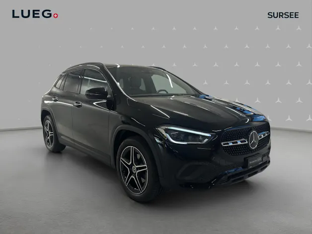 MERCEDES-BENZ GLA 200 Progressive 7G-DCT