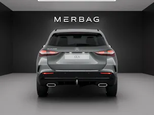 MERCEDES-BENZ GLA 200 7G-DCT