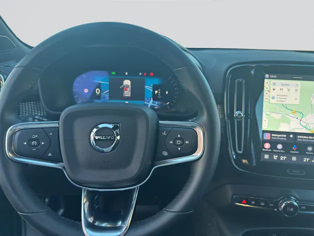 VOLVO XC40 B3 Benzin Mild Hybrid Plus Dark DCT