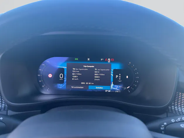 VOLVO XC40 B3 Benzin Mild Hybrid Plus Dark DCT