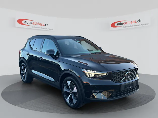 VOLVO XC40 B3 Benzin Mild Hybrid Plus Dark DCT