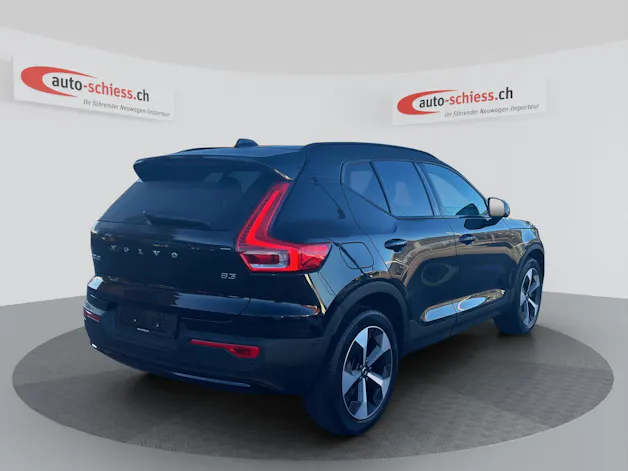 VOLVO XC40 B3 Benzin Mild Hybrid Plus Dark DCT