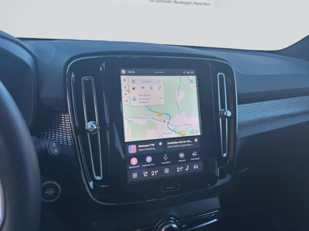 VOLVO XC40 B3 Benzin Mild Hybrid Plus Dark DCT