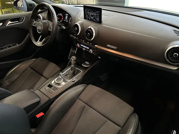 AUDI A3 Sportback 1.5 TFSI S-tronic Sport