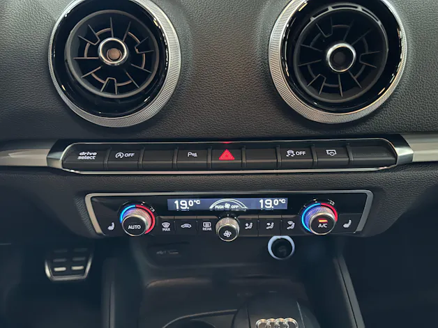 AUDI A3 Sportback 1.5 TFSI S-tronic Sport