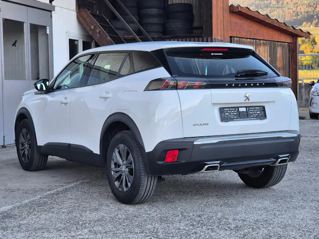 PEUGEOT 2008 1.2 PureTech Active Pack EAT8