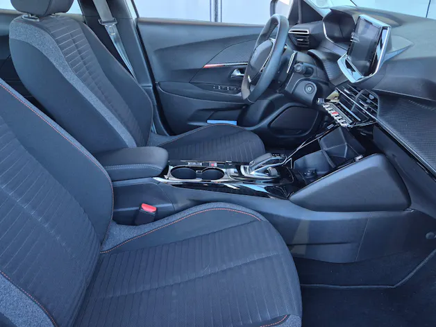 PEUGEOT 2008 1.2 PureTech Active Pack EAT8