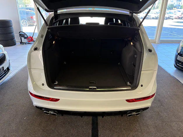 AUDI SQ5 3.0 TDI plus quattro | CH | Panorama | Black Paket | Rautensteppung Leder | DAB | B&O Sound | Kamera |