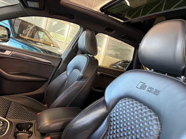 AUDI SQ5 3.0 TDI plus quattro | CH | Panorama | Black Paket | Rautensteppung Leder | DAB | B&O Sound | Kamera |