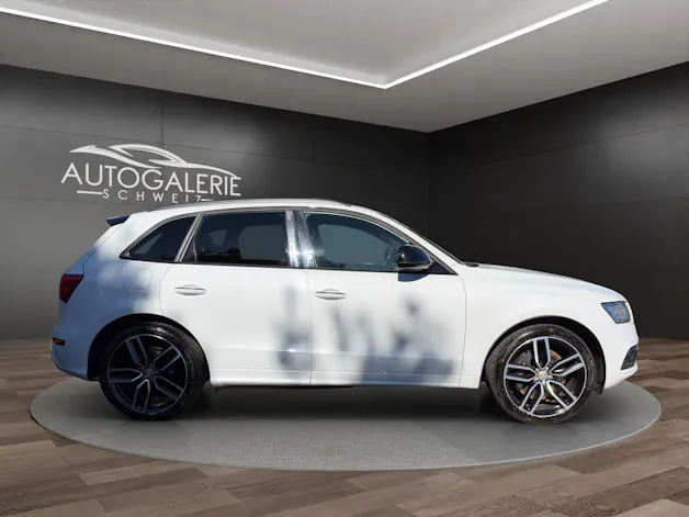 AUDI SQ5 3.0 TDI plus quattro | CH | Panorama | Black Paket | Rautensteppung Leder | DAB | B&O Sound | Kamera |