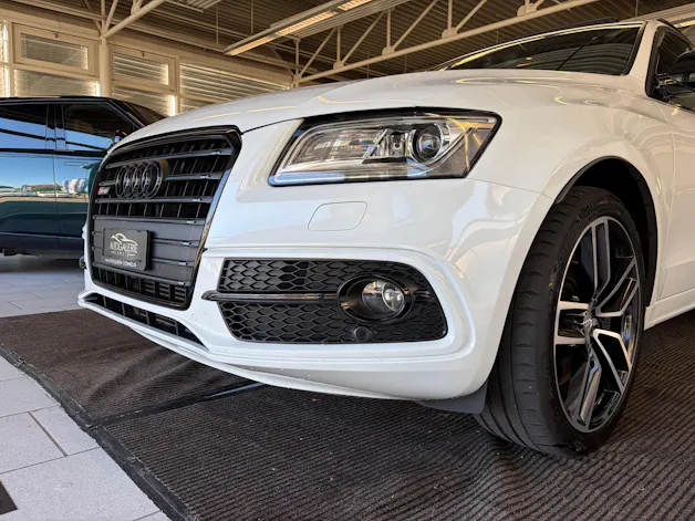 AUDI SQ5 3.0 TDI plus quattro | CH | Panorama | Black Paket | Rautensteppung Leder | DAB | B&O Sound | Kamera |