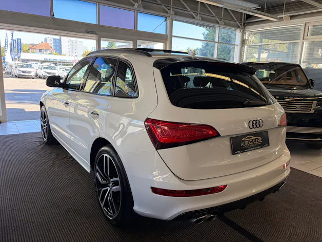AUDI SQ5 3.0 TDI plus quattro | CH | Panorama | Black Paket | Rautensteppung Leder | DAB | B&O Sound | Kamera |