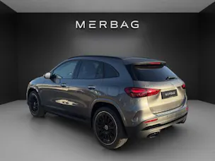 MERCEDES-BENZ GLA 200 Night Star 7G-D