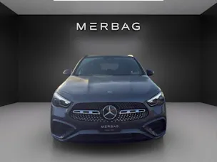 MERCEDES-BENZ GLA 200 Night Star 7G-D