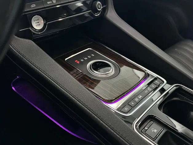 Jaguar F-Pace 2.0d Portfolio AWD Automatik