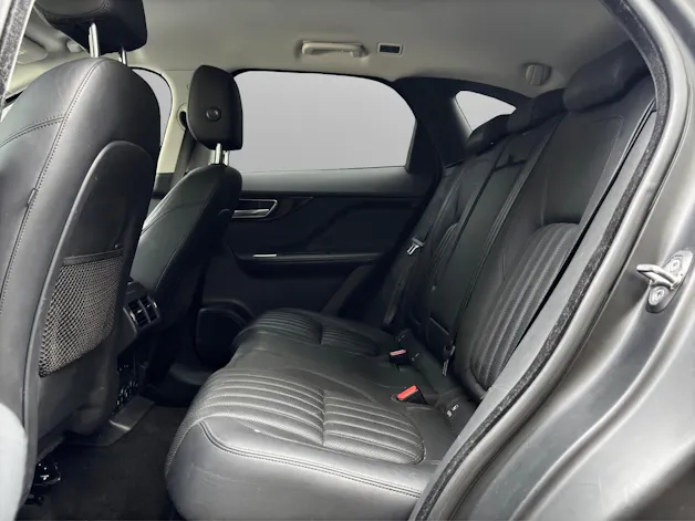 Jaguar F-Pace 2.0d Portfolio AWD Automatik
