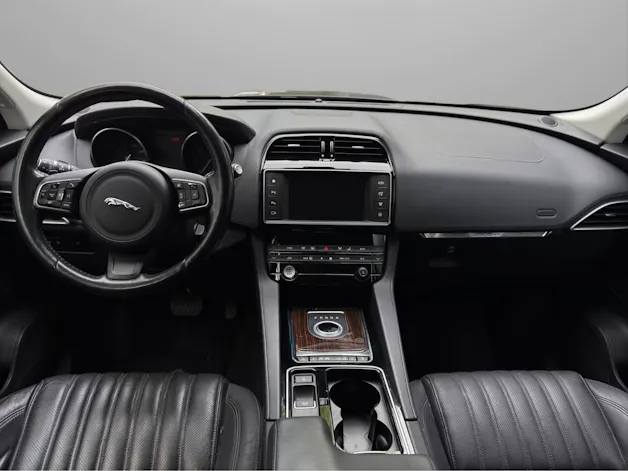 Jaguar F-Pace 2.0d Portfolio AWD Automatik