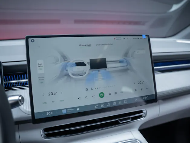 XPENG G6 80kWh Performance AWD / Anhängerkupplung schwenkbar / Panoramadach / 360° Kamera