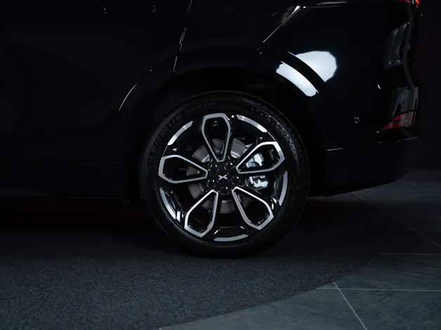 XPENG G6 80kWh Performance AWD / Anhängerkupplung schwenkbar / Panoramadach / 360° Kamera