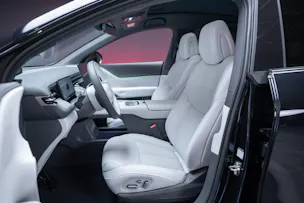XPENG G6 80kWh Performance AWD / Anhängerkupplung schwenkbar / Panoramadach / 360° Kamera