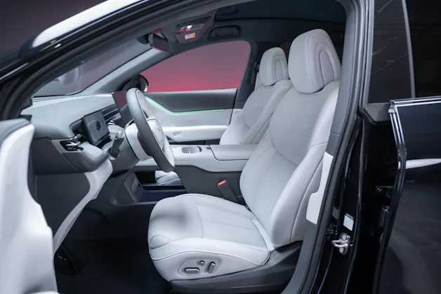 XPENG G6 80kWh Performance AWD / Anhängerkupplung schwenkbar / Panoramadach / 360° Kamera