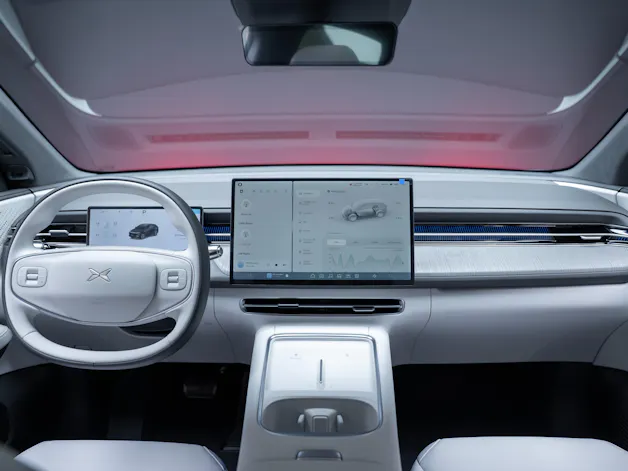 XPENG G6 80kWh Performance AWD / Anhängerkupplung schwenkbar / Panoramadach / 360° Kamera