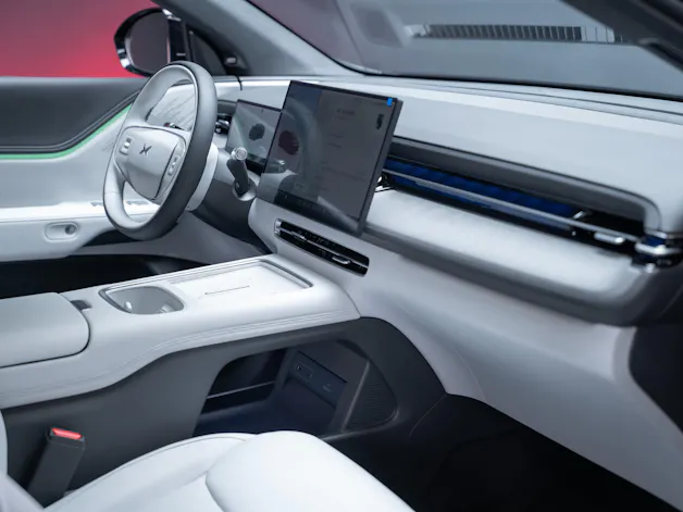 XPENG G6 80kWh Performance AWD / Anhängerkupplung schwenkbar / Panoramadach / 360° Kamera