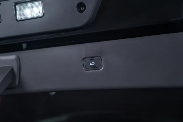 XPENG G6 80kWh Performance AWD / Anhängerkupplung schwenkbar / Panoramadach / 360° Kamera