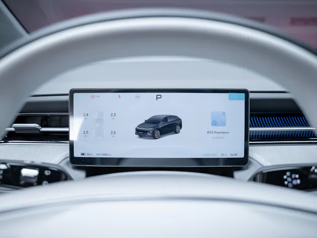 XPENG G6 80kWh Performance AWD / Anhängerkupplung schwenkbar / Panoramadach / 360° Kamera